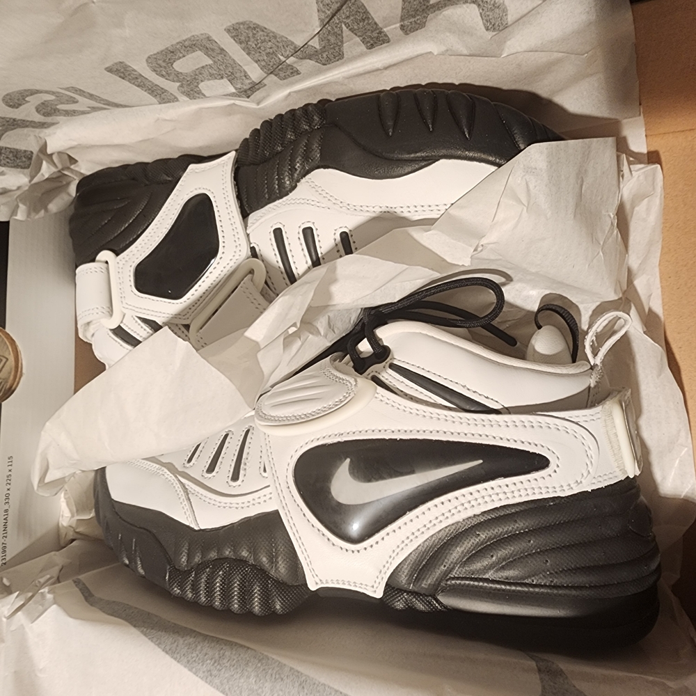 Nike Black and White Sneakers